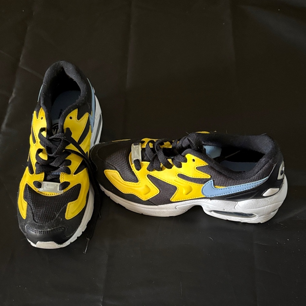 Nike Kids Black and Yellow Athletic Sneakers